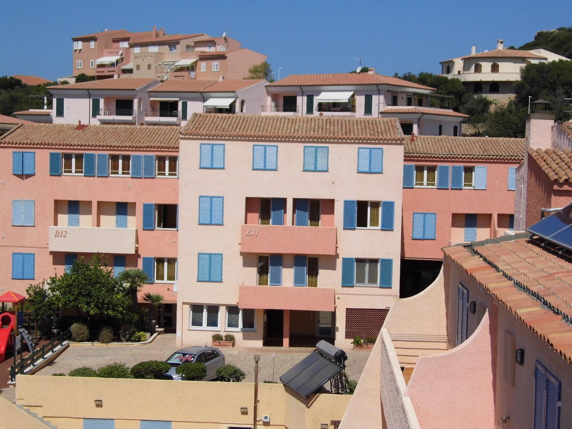 Le Nereidi Hotel & Residence Con Piscina-Tennis-Fitness-Parcheggio Coperto-Sala Conferenze La Maddalena  Dış mekan fotoğraf
