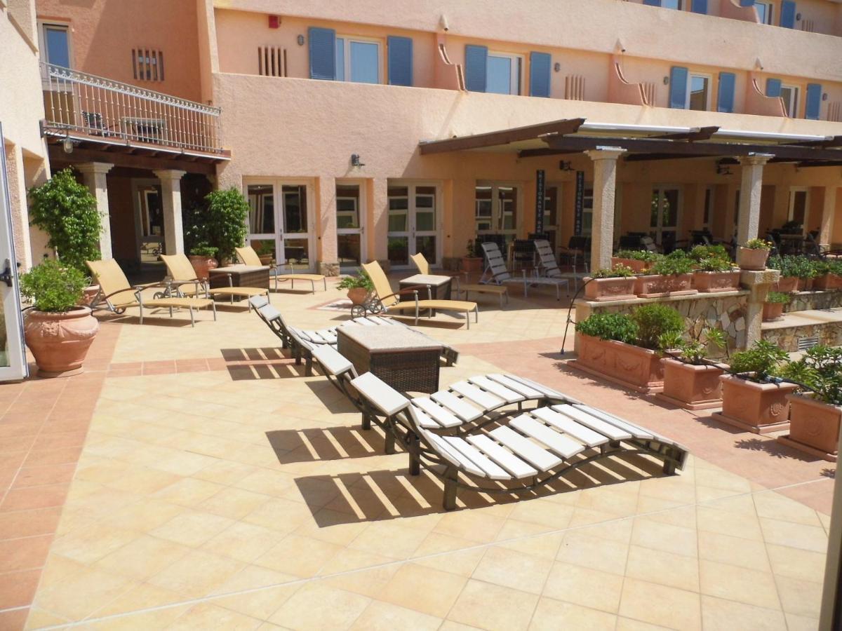 Le Nereidi Hotel & Residence Con Piscina-Tennis-Fitness-Parcheggio Coperto-Sala Conferenze La Maddalena  Dış mekan fotoğraf