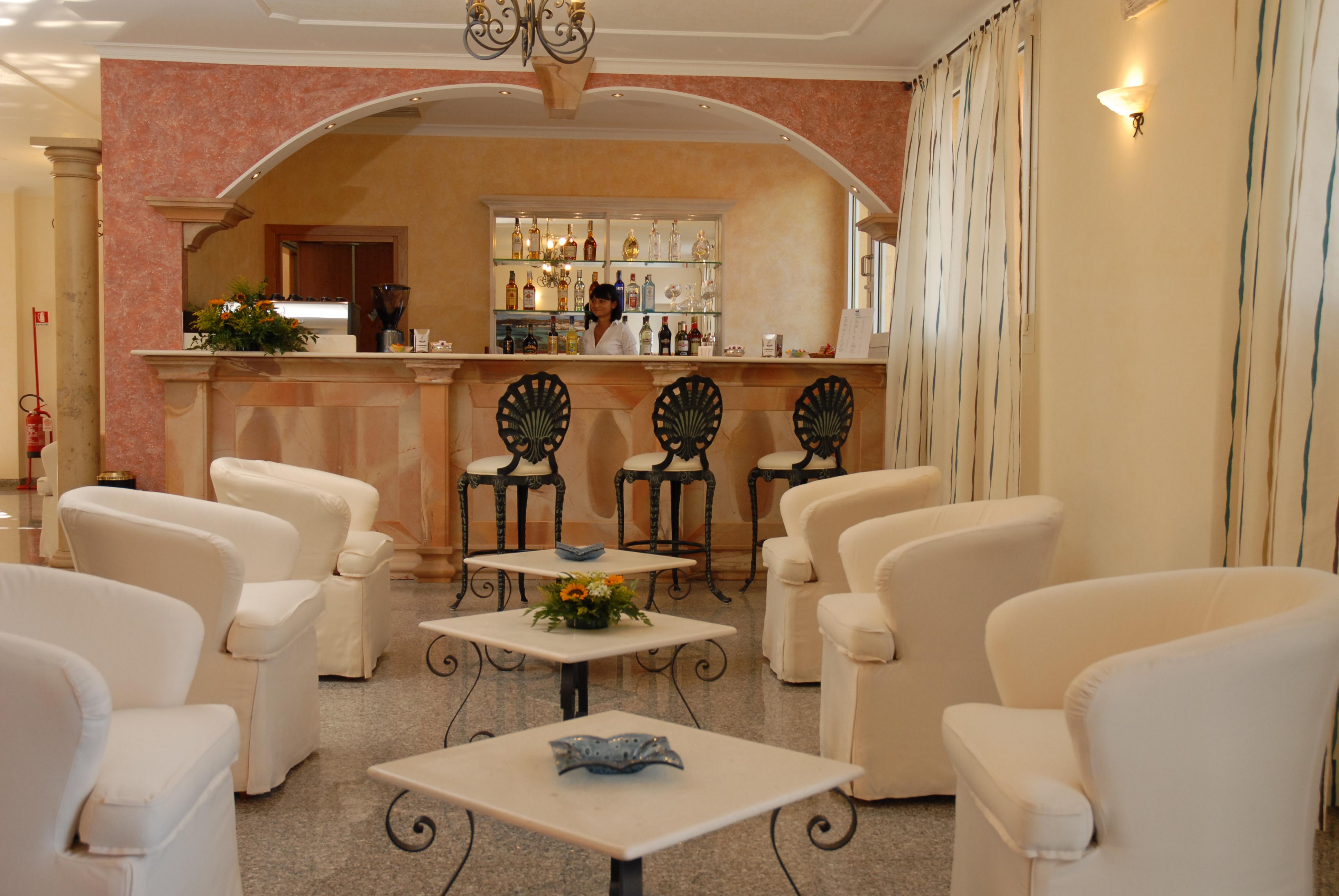 Le Nereidi Hotel & Residence Con Piscina-Tennis-Fitness-Parcheggio Coperto-Sala Conferenze La Maddalena  Dış mekan fotoğraf