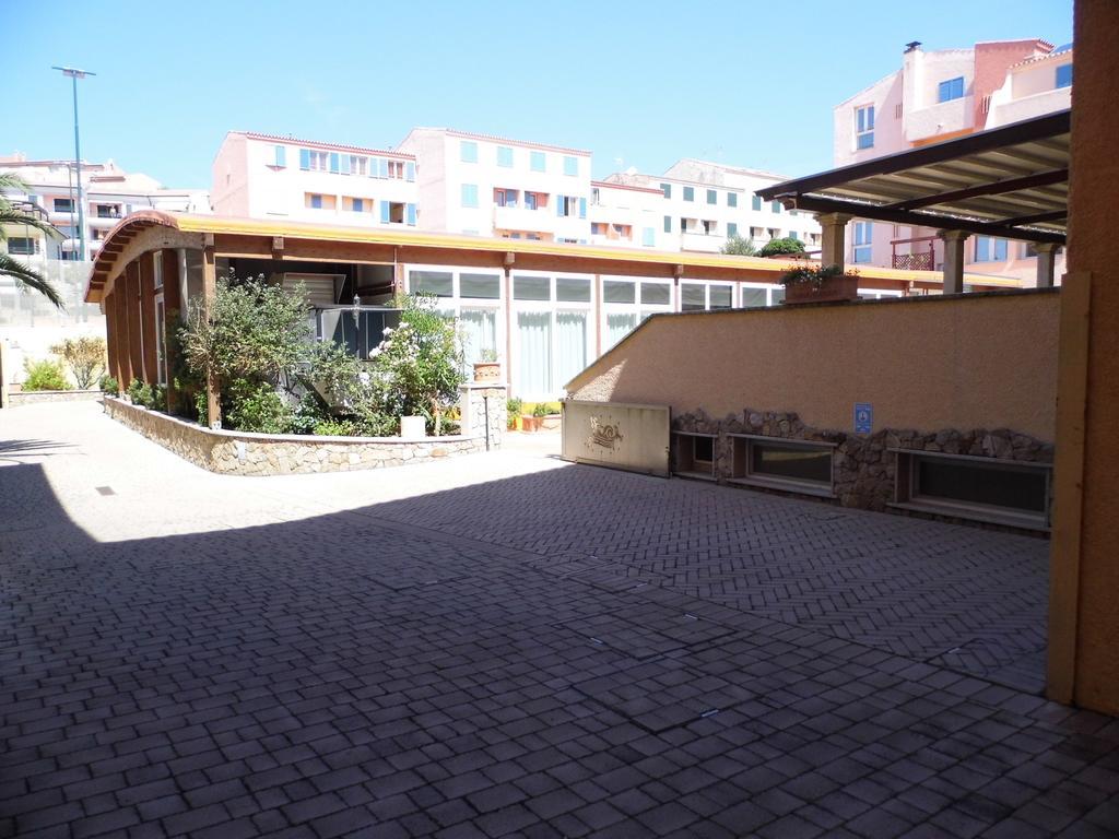 Le Nereidi Hotel & Residence Con Piscina-Tennis-Fitness-Parcheggio Coperto-Sala Conferenze La Maddalena  Dış mekan fotoğraf