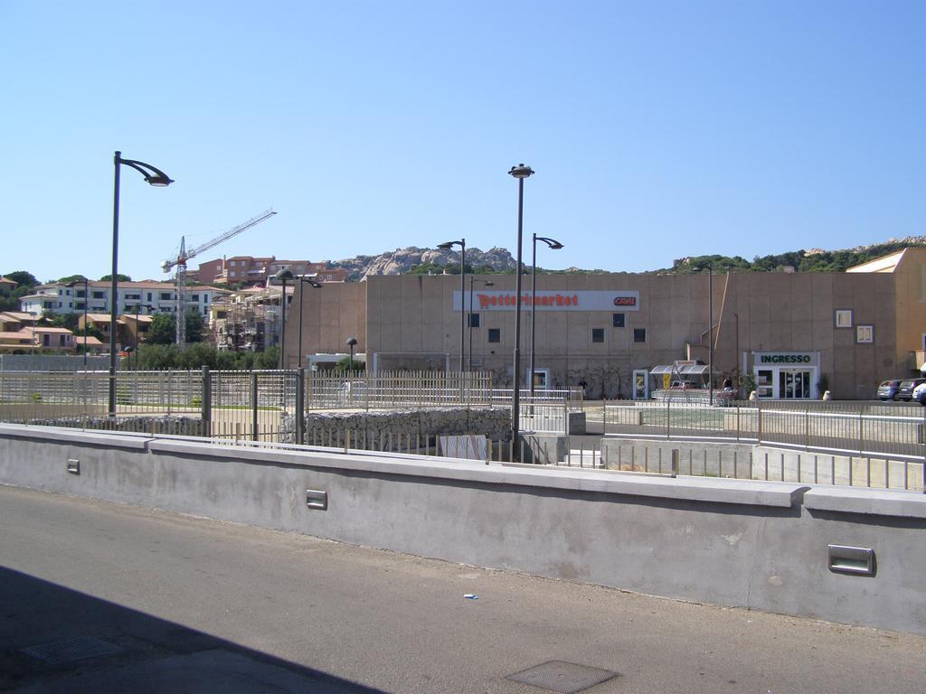 Le Nereidi Hotel & Residence Con Piscina-Tennis-Fitness-Parcheggio Coperto-Sala Conferenze La Maddalena  Dış mekan fotoğraf