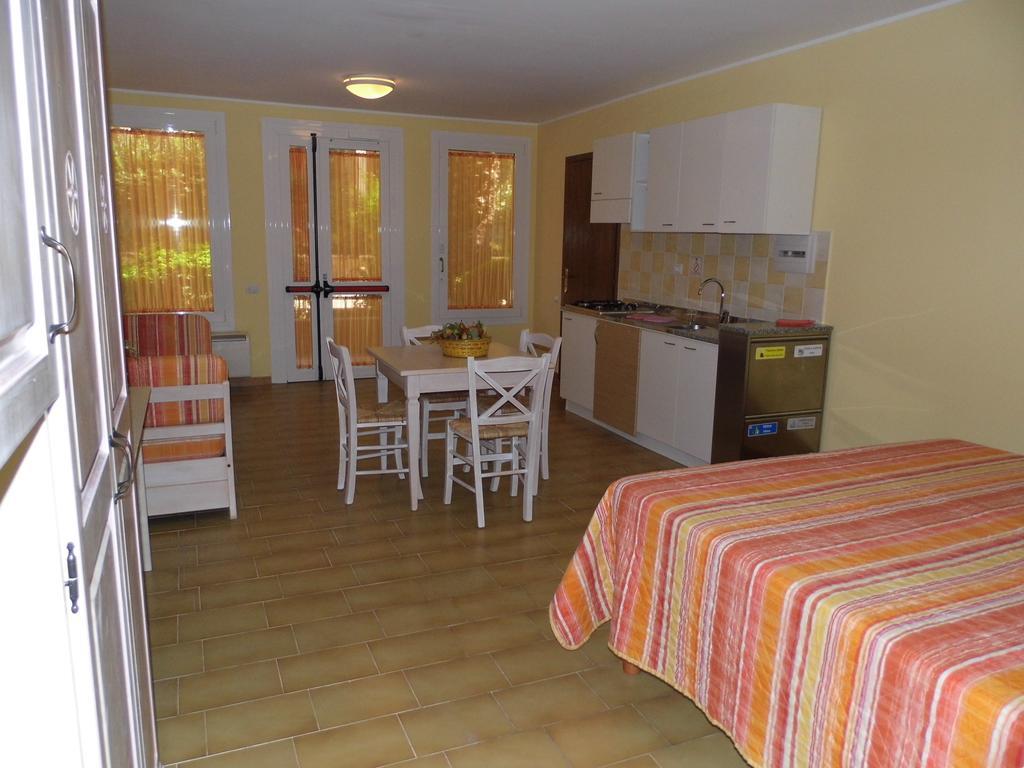 Le Nereidi Hotel & Residence Con Piscina-Tennis-Fitness-Parcheggio Coperto-Sala Conferenze La Maddalena  Dış mekan fotoğraf